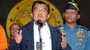 Wakil Presiden, Jusuf Kalla memberikan sejumlah keterangan kepada wartawan terkait hilangnya pesawat AirAsia QZ 8501 di kantor Basarnas, Jakarta (28/12). (Liputan6.com/Helmi Fithriansyah) 