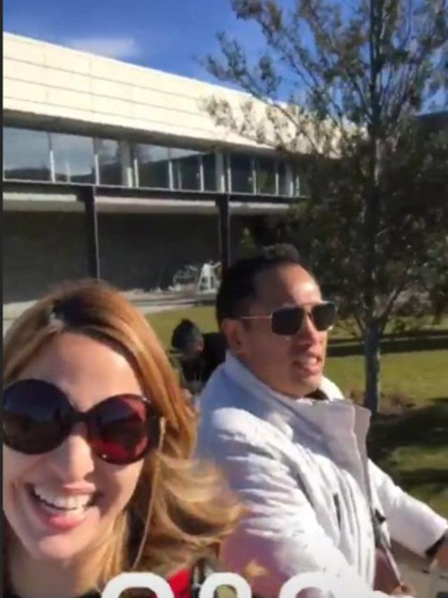 Nia dan Ardie tertangkap petugas imigrasi Selandia Baru gara-gara sambal ©instagram/ramadhaniabakrie