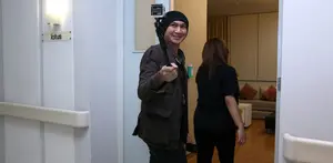 Erdian Aji Prihartanto atau yang akrab disapa Anji tengah berbahagia, tak lama lagi ia akan dianugerahi anak kedua dari Wina Natalia. Bagaimana prosesnya? simak wawancara eksklusifnya hanya di Bintang.com