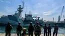Kedatangan HMS Spey ini merupakan bentuk penguatan hubungan antara Angkatan Laut Inggris dan TNI AL. (BAY ISMOYO/AFP)