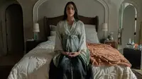 Melissa Barrera berperan sebagai Julie di film Bed Rest. (Foto: dok. STX films)