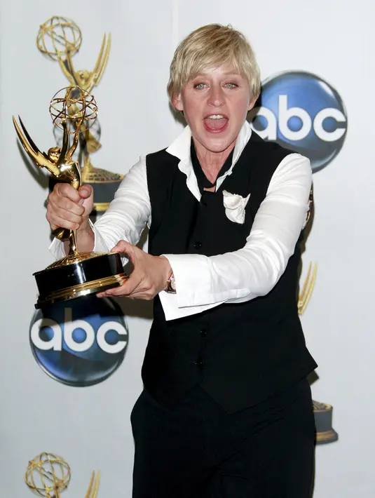 Ellen mengungkapkan jika dirinya mengambil kursus ‘Changing the Inner Dialogue of Your Subconscious Mind’ untuk mengetahui apa dialog batin pikiran bawah sadarnya. Setelah kursus, Ellen mengaku jika dia mampu menerima orientasi seksualnya. (Bintang/EPA)