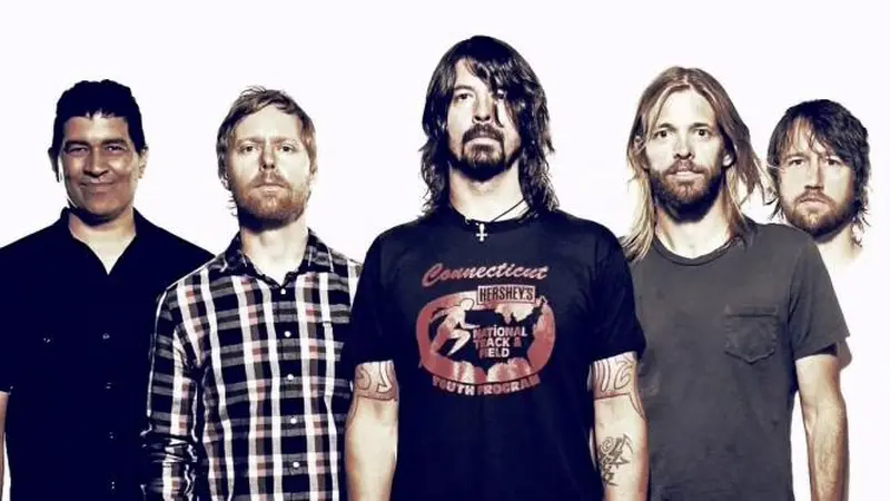 Foo Fighters Jualan Kaos Demi Rekaman Album Baru