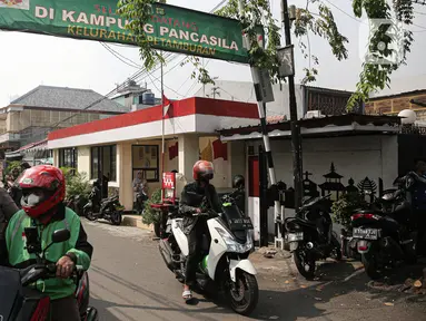 Suasana kawasan Jalan Petamburan III, Jakarta, Rabu (20/7/2022). Mantan pimpinan Front Pembela Islam (FPI) Muhammad Rizieq Shihab dinyatakan bebas bersyarat dari Rutan Bareskrim Polri, pada hari ini. (Liputan6.com/Faizal Fanani)
