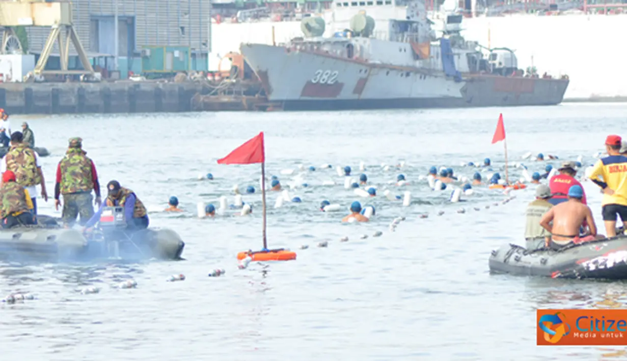 Citizen6, Surabaya: Lomba Triathlon Kobangdikal ditujukan menguji kemampuan para prajurit  Kobangdikal pada tiga cabang oleh raga, yaitu renang laut sejauh 500 meter, sepeda gunung 10 kilometer dan lari enam kilometer. (Pengirim: Penkobangdikal)