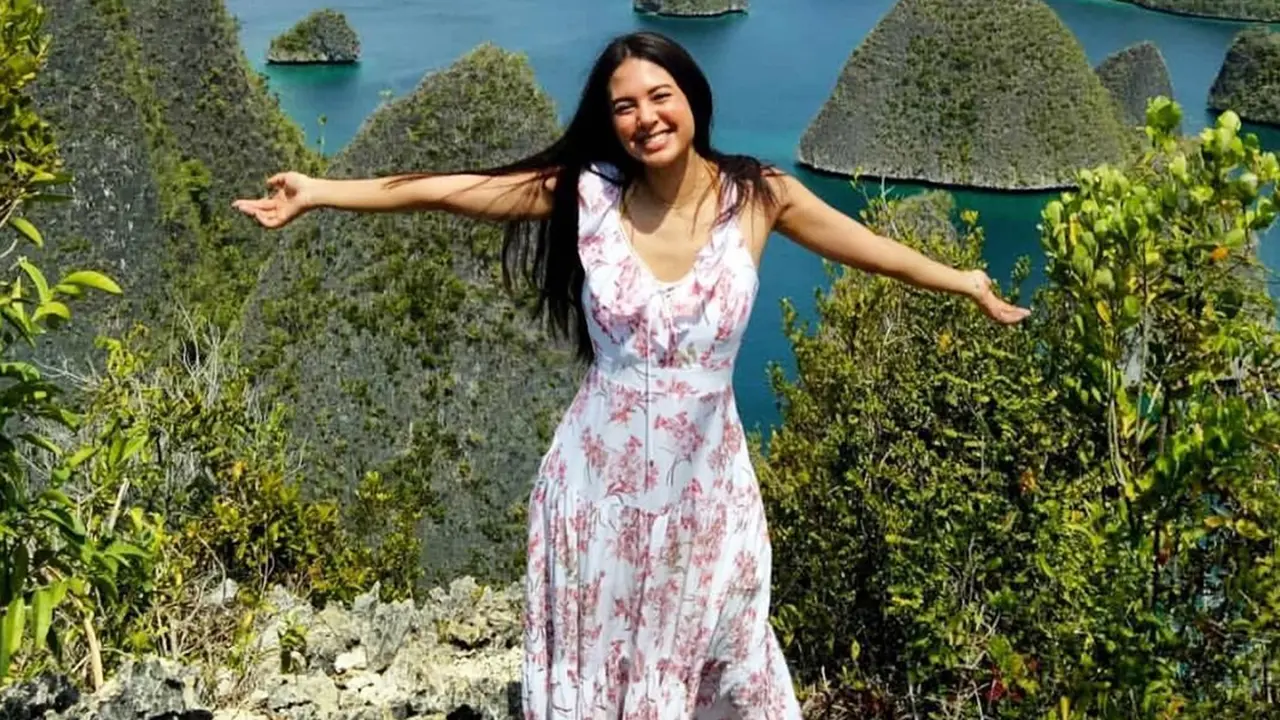 FOTO: Gaya Aurelie Moeremans dengan Simple Dress, Tetap Menawan