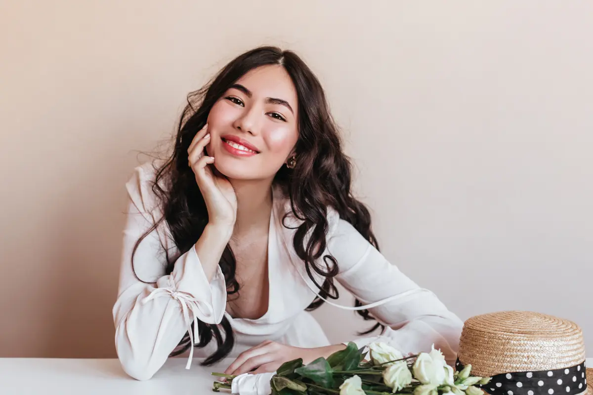 perempuan ragu berpikir