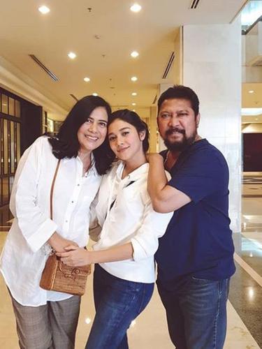 Berdamai Dengan Perbedaan Naysilla Mirdad Foto Bersama Lydia Kandou Dan Jamal Mirdad News Entertainment Fimela Com