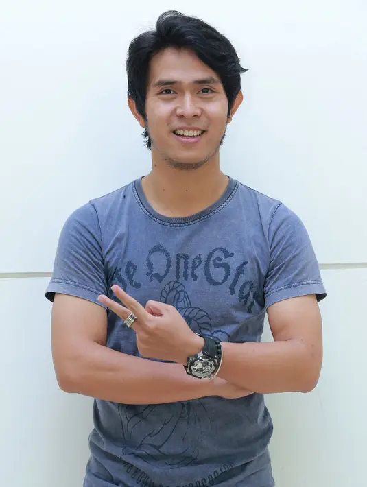 Lagi ' Seluruh Cinta' adalah lagu Cakra Khan yang dinyanyikannya secara duet bersama vokalis asal Malaysia, Siti Nurhaliza. (Galih W. Satria/Bintang.com)