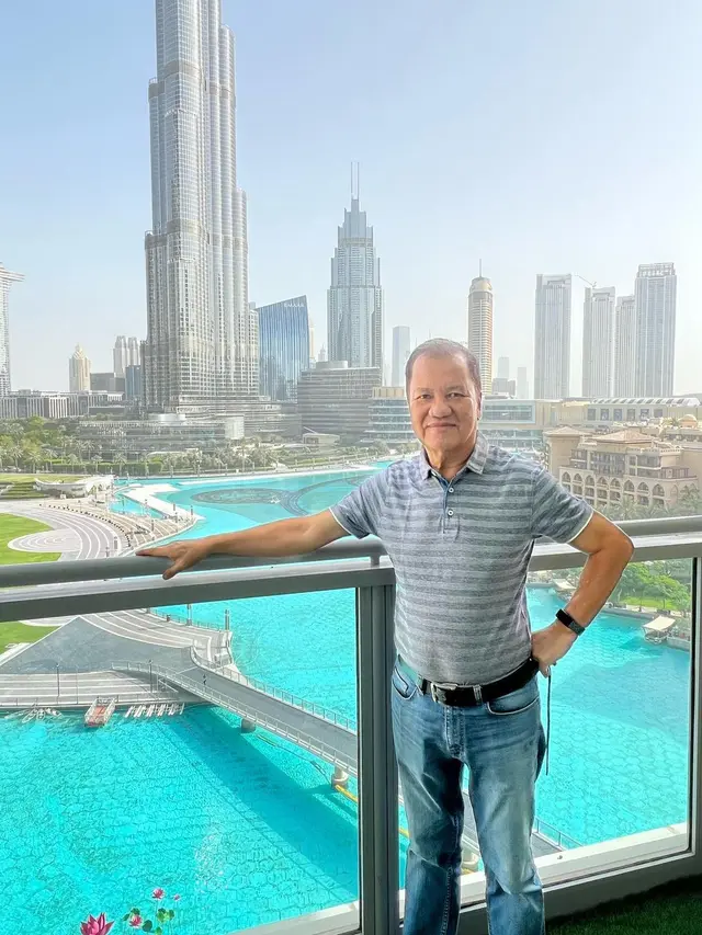 Titi Kamal Liburan Dubai