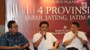 Politisi Partai Gerindra, Habiburokhman (tengah)  memberikan paparan pada survei elektabilitas Cagub dan Cawagub Pilkada 2018 di empat provinsi di Jabar, Jateng, Jatim dan NTT, Jumat, (22/6). (Liputan6.com/Fery Pradolo)