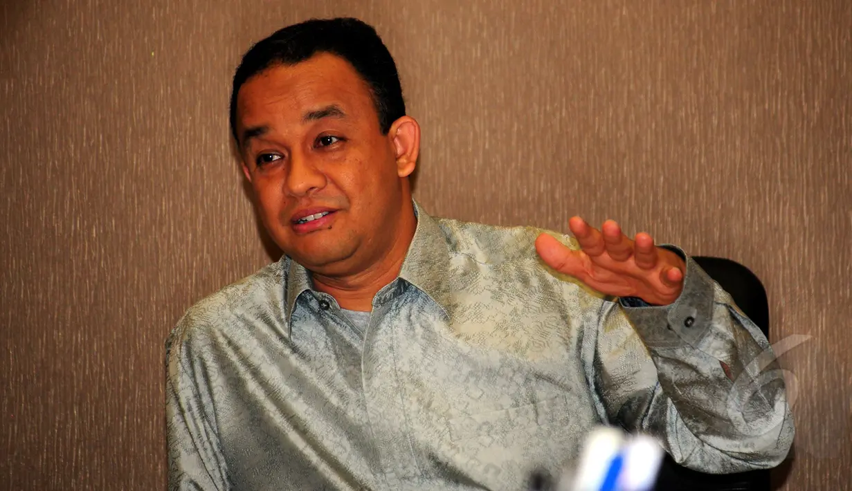 Mendikbud, Anies Bawesdan saat memberikan keterangan kepada wartawan di Gedung Kemendikbud, Senayan, Jumat (13/3/2015). Mendikbud Anies Baswedan menuturkan, setiap laporan yang masuk segera ditindaklanjuti. (Liputan6.com/Yoppy Renato)