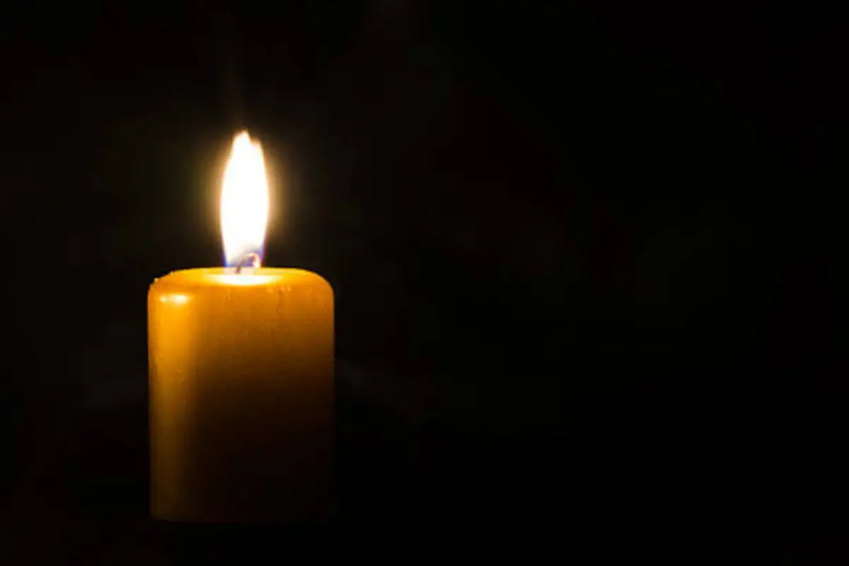 Ilustrasi lilin