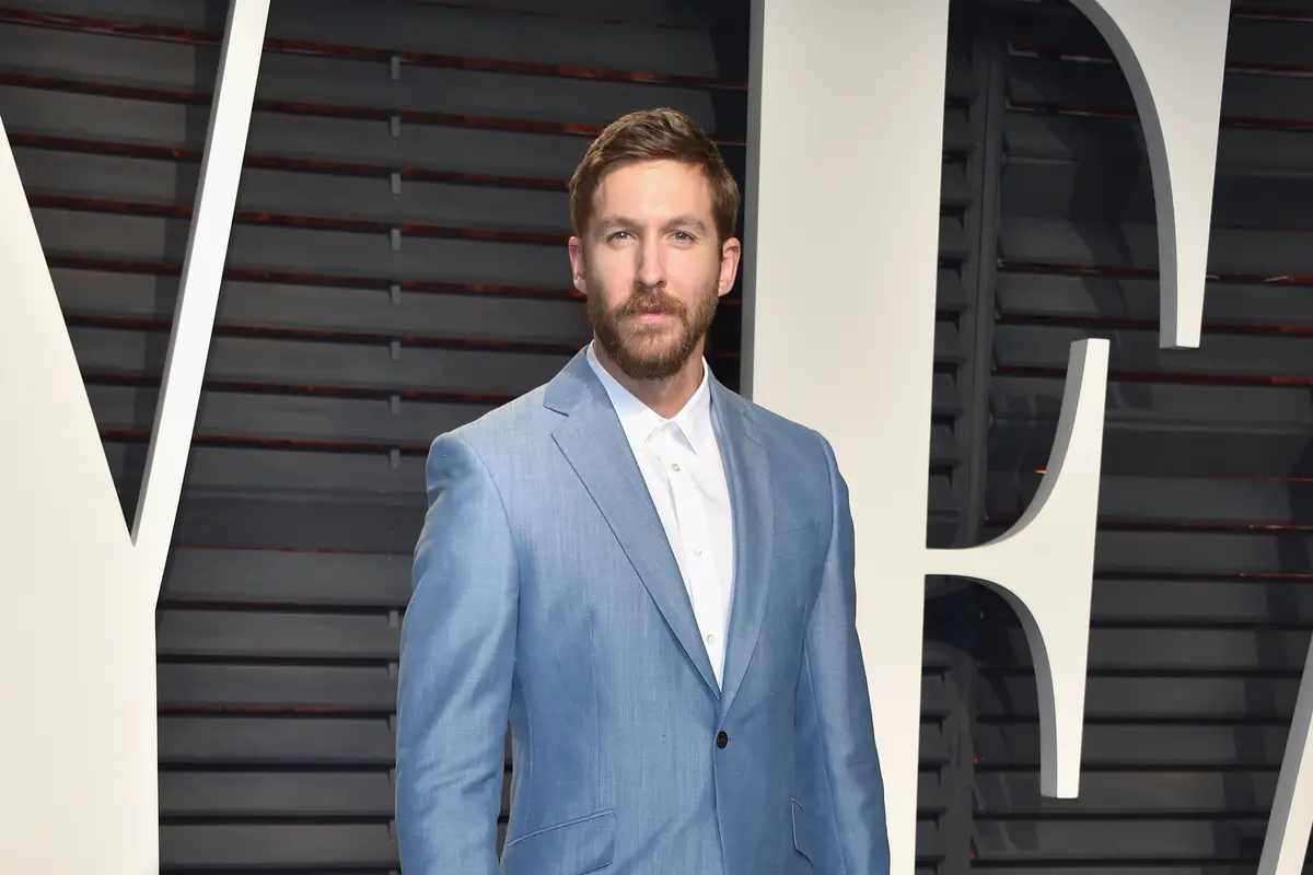 [Bintang] Gaet Pharrell Williams, Calvin Haris Rilis Lagu Feels