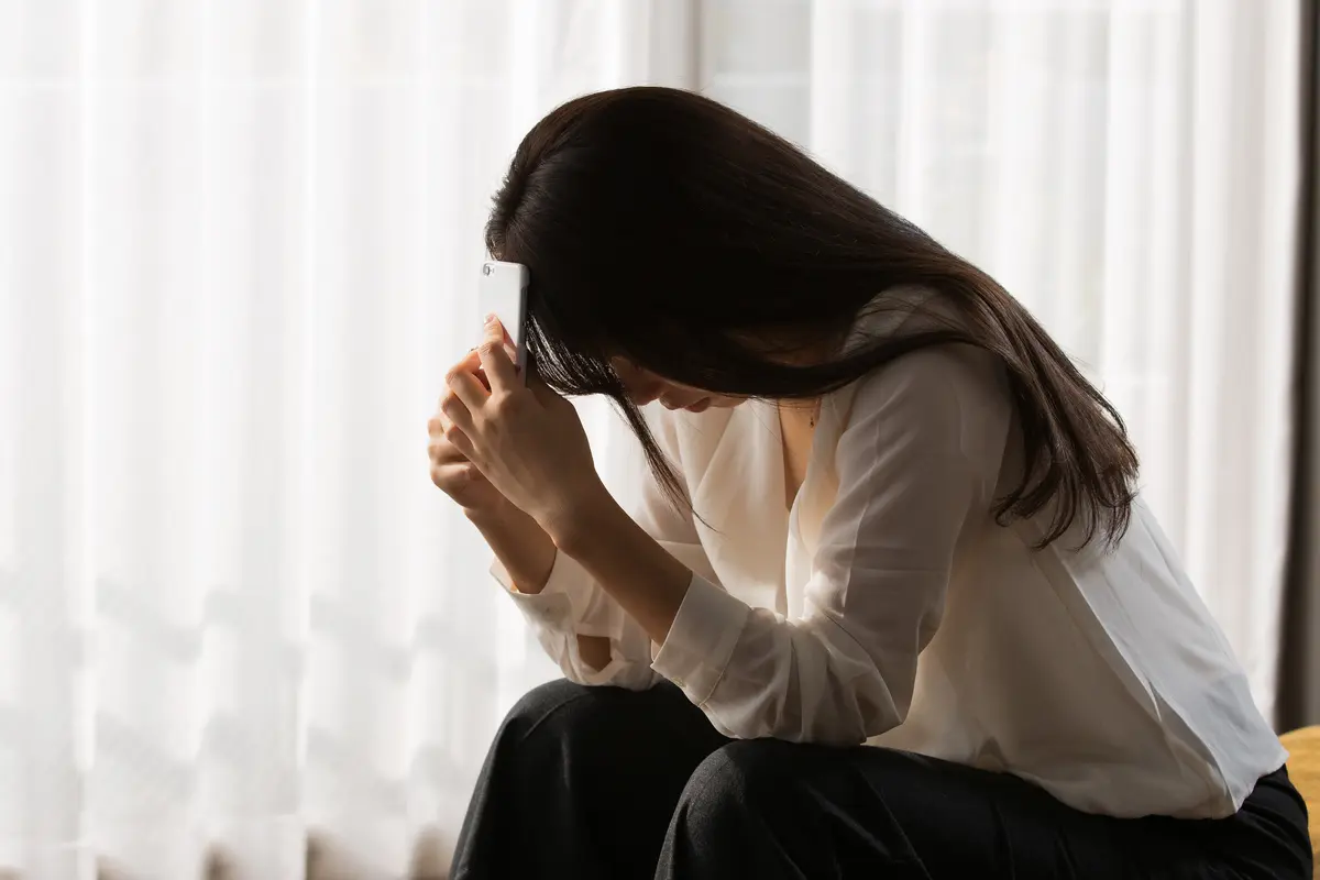 perempuan dan rasa sedih