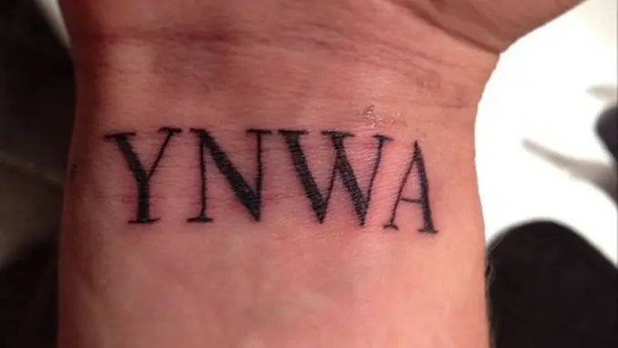 Peringkat Menurun, Mereka Tetap Bikin Tato Liverpool di Tubuhnya