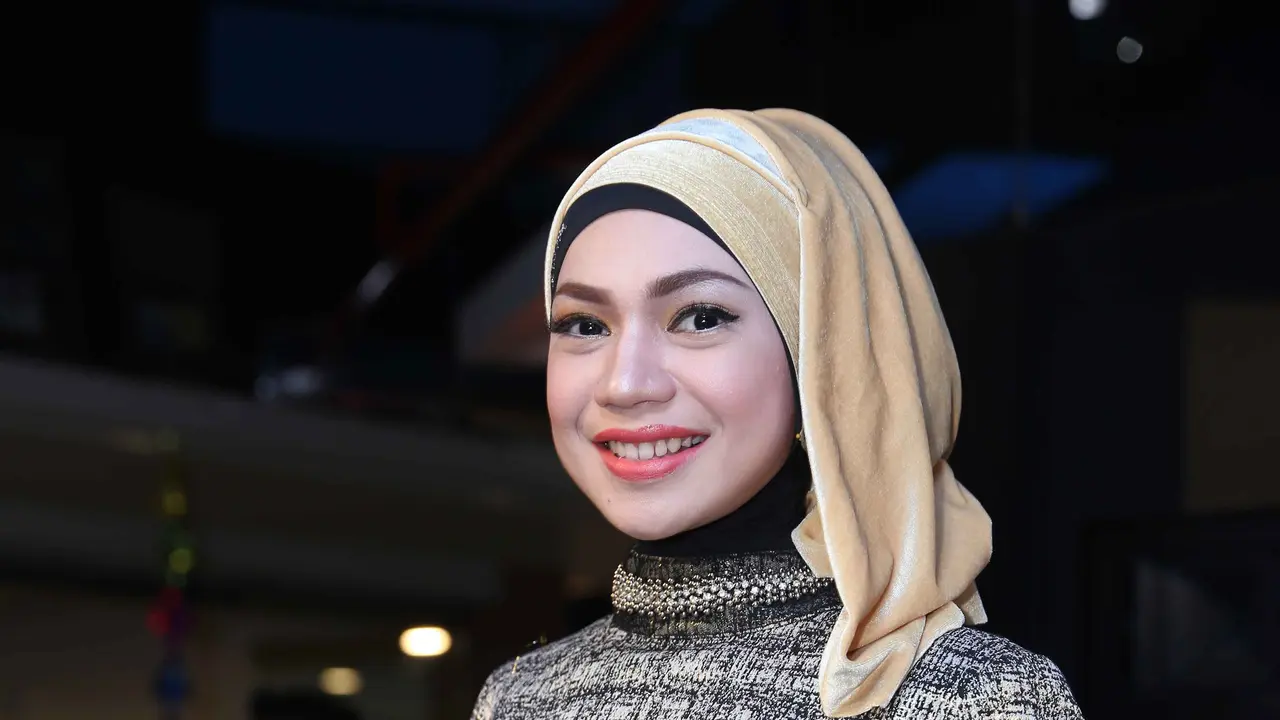 [Bintang] Indah Nevertari