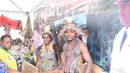 Masyarakat daerah Sorong Selatan, Papua Barat terlihat memperkenalkan pengolahan sagu secara tradisional. Senayan, Jakarta. (3/5/2014) (Liputan6.com/Gilar Dhani)