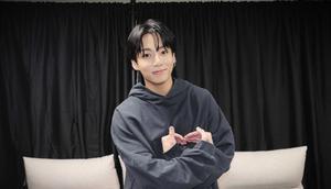 Jungkook BTS usai tampil di Jangchun Arena dalam "Jungkook 'GOLDEN' Live On Stage" pada Senin (20/11/2023). (X/bts_bighit)