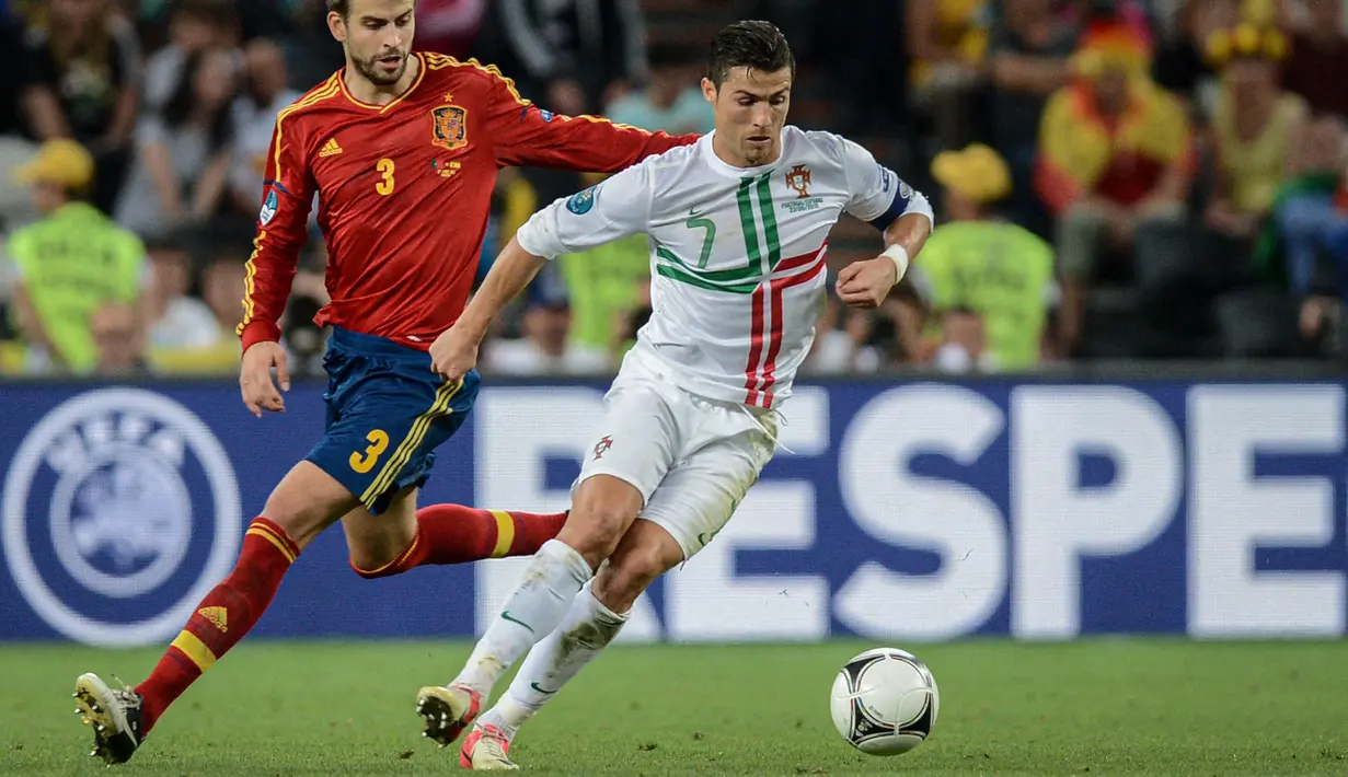 Cristiano Ronaldo - Ronaldo adalah pemain paling tua di jajaran pemain senior lainnya yaitu berumur 36 tahun. Penampilan CR7 bersama Juve tak perlu diragukan lagi. Ia berambisi untuk memecahkan rekor top skor Piala Eropa dari Michel Platini yang hanya terpaut satu gol. (Foto: AFP/Patrick Hertzog)