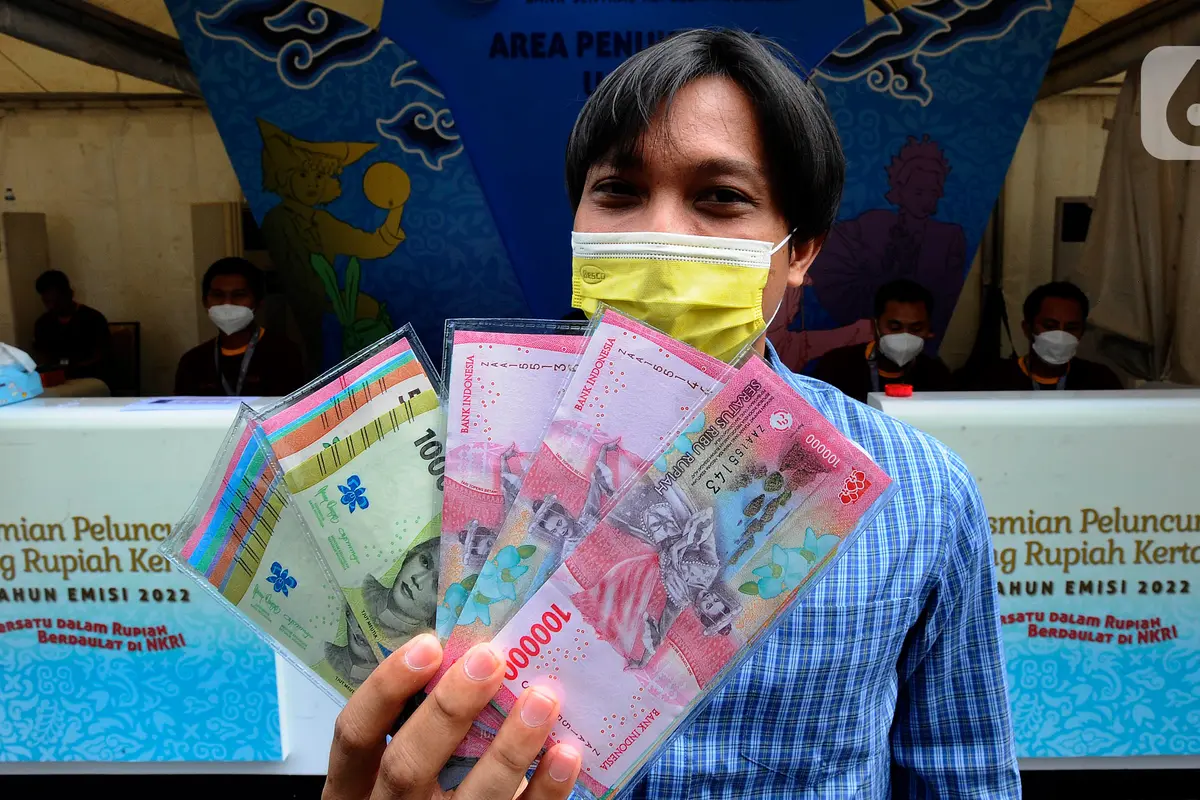 Antusiasme Warga Tukar Uang Rupiah Tahun Emisi 2022