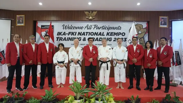Ketua Umum Federasi Kempo Indonesia (FKI) Yasonna Laoly membuka Ujian Kenaikan Tingkat Nasional Federasi Kempo Indonesia di Cisarua, Bogor, Rabu (22/2/2023). (Istimewa)