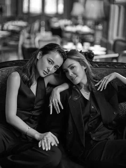 Cathy Sharon dan Julie Estelle bahkan dijuluki Bella-Gigi Hadid versi lokal karena kedekatan mereka. (FOTO: instagram.com/julstelle)