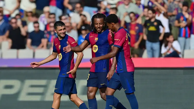 Selebrasi pemain Barcelona ketika melumat Valladolid 7-0 di LaLiga