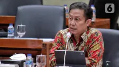 Menteri Kesehatan Budi Gunadi Sadikin mengikuti rapat kerja dengan Komisi IX DPR di Kompleks Parlemen Senayan, Jakarta, Rabu (30/11/2022). Dalam raker tersebut membahas mengenai peningkatan capaian bulan Imunisasi Anak Sekolah (BIAS) dan Bulan Imunisasi Nasional (BIAN), program penguatan pelayanan kesehatan rujukan, serta penguatan pelayanan kesehatan primer melalui pemindaian dan revitalisasi fungsi puskesmas. (Liputan6.com/Angga Yuniar)