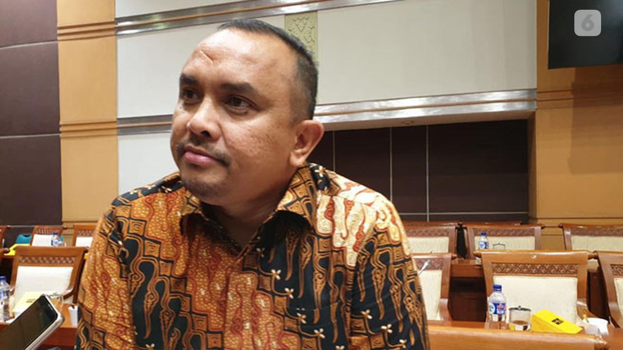 Dirut BAKTI, Anang Latif