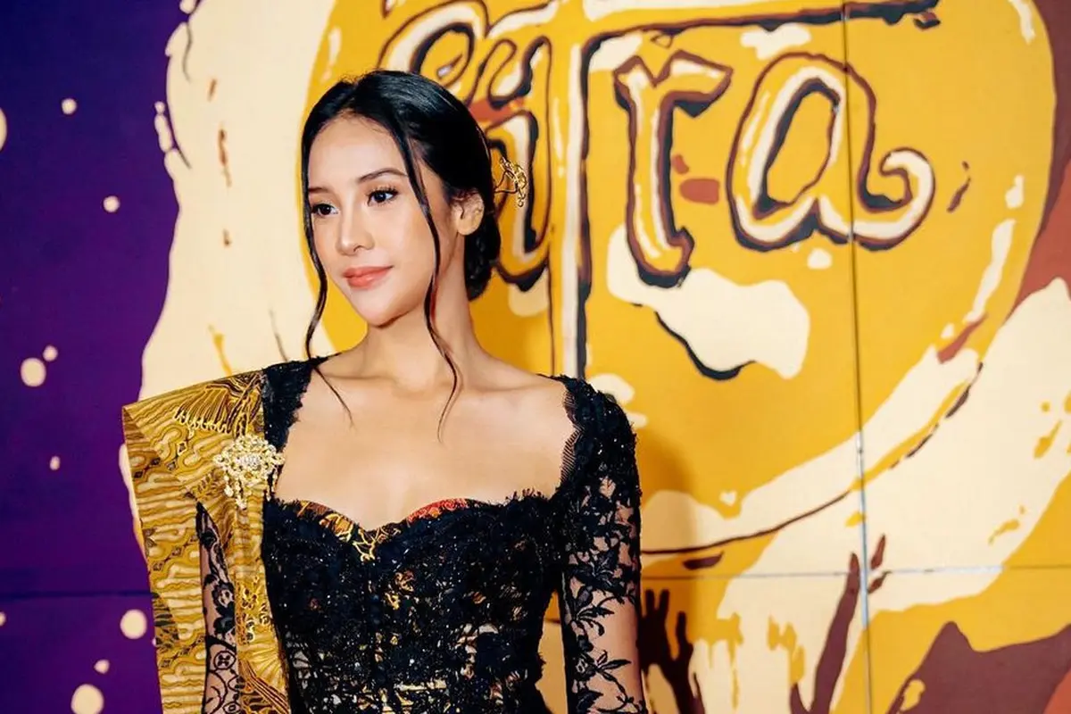 Anya Geraldine di red carpet FFI 2022. (Instagram/anyageraldine)