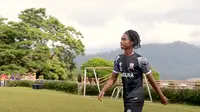 Pemain muda Madura United, Ronaldo Kwateh. (Bola.com/Aditya Wany)