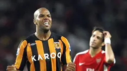 Hull City's Jamaican Marlon King celebrates after their Premiership match at The Emirates Stadium in London on September 27, 2008. Hull City won the game 2-1. AFP PHOTO/Adrian Dennis