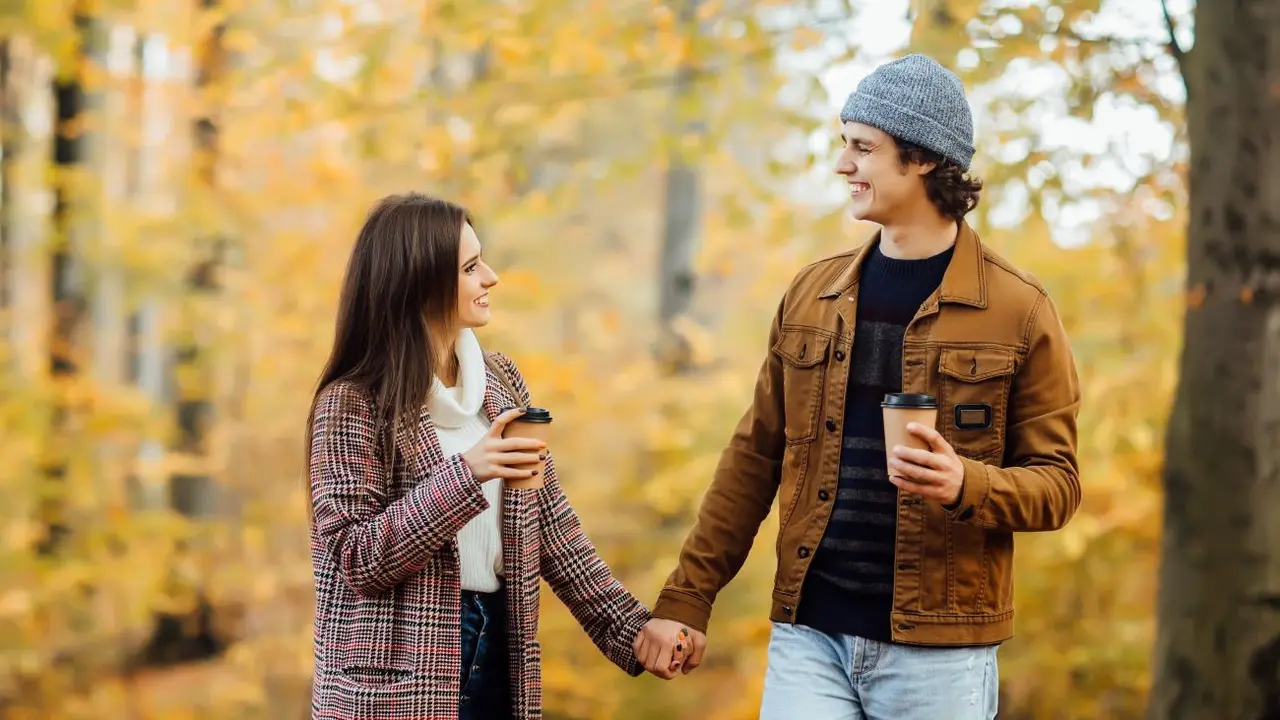 6 Hal Kecil Bikin Pasangan Jadi Baper  (photo by freepik.com)