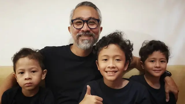 Potret Kebersamaan Lukman Sardi dan Anak (sumber: lukmansrd)