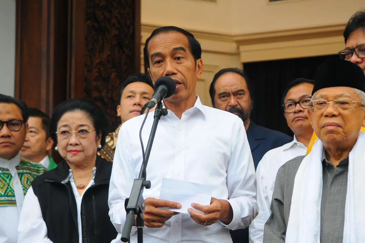 Didampingi Ketum Parpol, Jokowi Jelaskan Hasil 12 Lembaga Survei