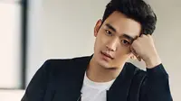 Saat masih SMA, Kim Soo Hyun sudah mulai tertarik dengan dunia akting. Setelah lulus SMA, ia pun memutuskan untuk kuliah di Chuang Ang University ambil jurusan Theater dan Film. (Foto: Allkpop.com)