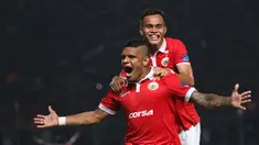 Striker Persija, Jose Guerra, merayakan gol yang dicetaknya ke gawang Persela Lamongan dalam laga Torabika Soccer Championship 2016 presented by IM3 Ooredoo di Stadion Utama Gelora Bung Karno, Jakarta, Jumat (13/5/2016). (Bola.com/NIcklas Hanoatubun)