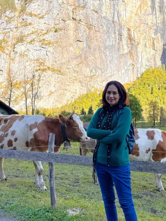 Ira Wibowo Liburan di Switzerland (Instagram/irawbw)