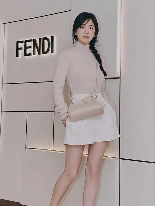 Sosoknya pun disebut menggambarkan kelembutan, kekuatan dan kepercayaan diri yang tinggi. (Foto: Instagram/kyo1122)