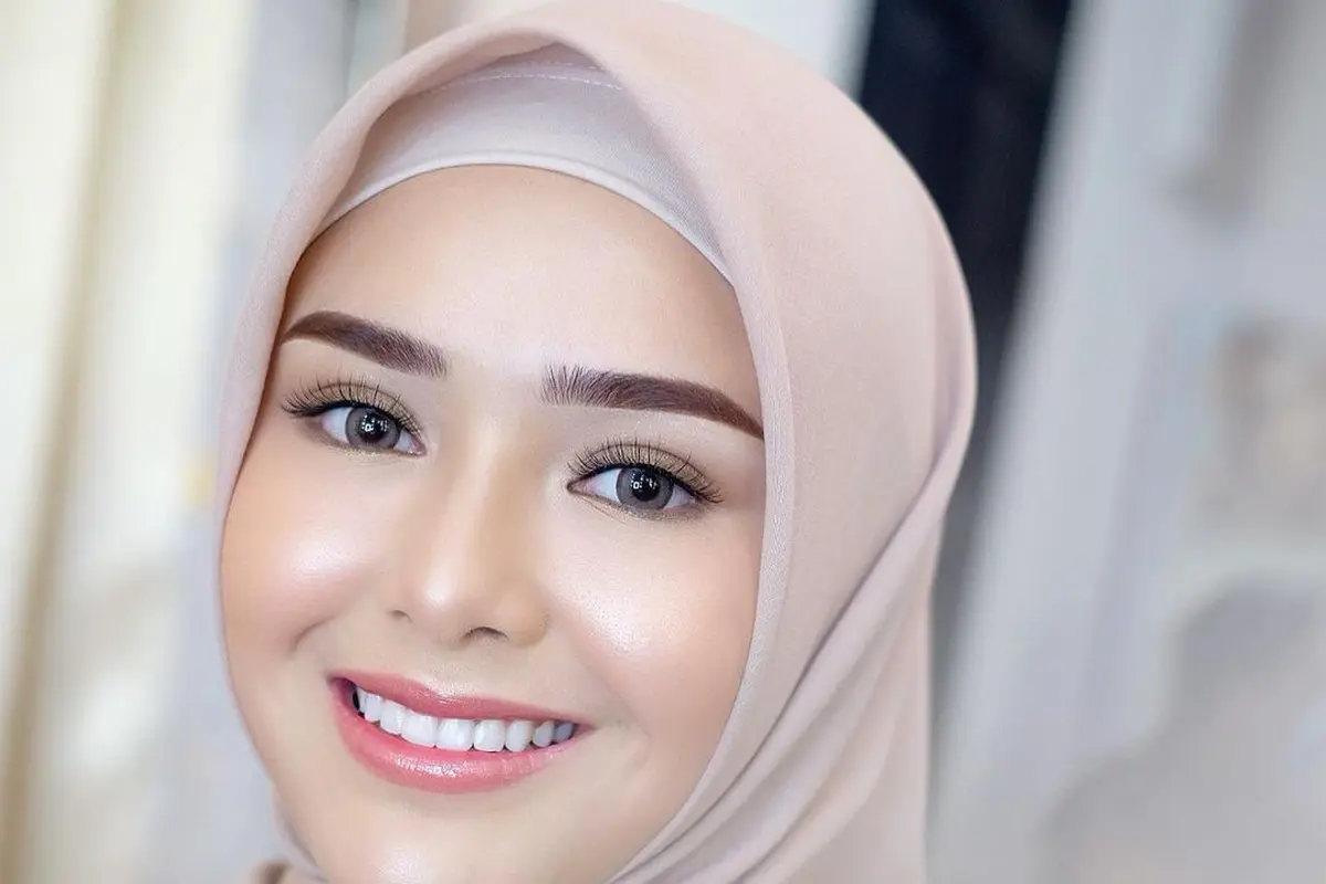 6 Pemotretan Terbaru Amanda Manopo dengan Hijab, Tampil Anggun Pakai Gamis