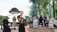 Tantri 'Kotak' dan Arda 'Naff' liburan di Bandung. (Instagram/@tantrisyalindri/@ardanaff)