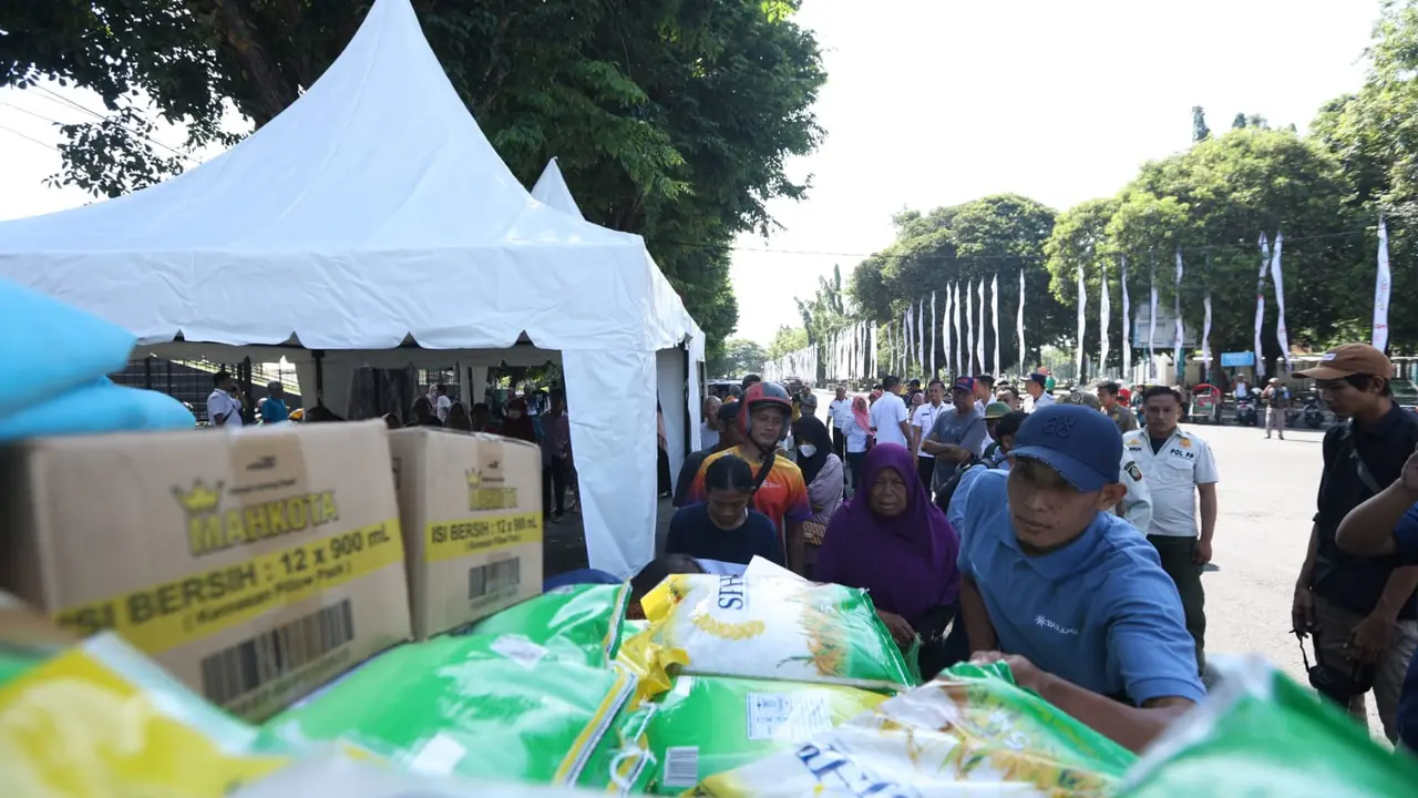 Pemerintah Banyuwangi dan Bulog gelar operasi pasar untuk tekan harga beras di pasaran yang tinggi (Istimewa)