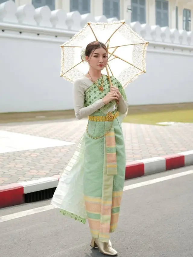 Sarwendah Kenakan Baju Tradisional Thailand. [@sarwendah29]