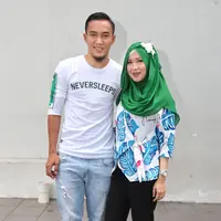 "Biasanya di DM itu orang pada minta nomor telepon atau minta apa, kirain buat kerjaan," pungkas Okie Agustina. (Adrian Putra/Bintang.com)