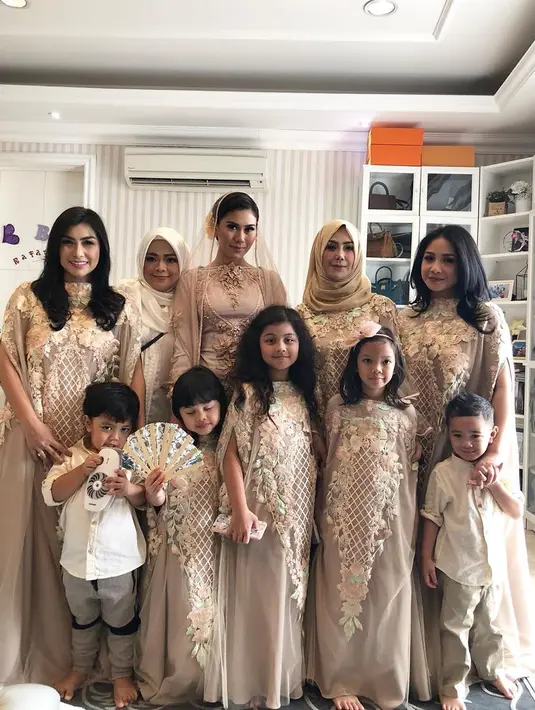 Tak ayal penampilan cantik Nagita Slavina ini pun mencuri perhatian dari publik. Sebagian besar publik menganggap penampilan Nagita benar-benar cantik menawan. (Foto: instagram.com/nissyaa)