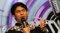 Cakra Khan Tak Percaya Dibuatkan Lagu oleh Melly Goeslaw