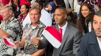 Pelatih Timnas Indonesia, Patrick Kluivert, dan asistennya, Alex Pastoor, turut merayakan Hari Ulang Tahun (HUT) ke-80 RI yang jatuh pada Minggu (17/8/2025)&nbsp;di Sekolah Indonesia Den Haag, Den Haag, Belanda. (Bola.com/Dok.Instagram Patrick Kluivert).