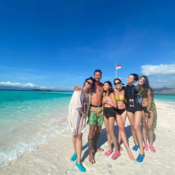 Mieke Amalia liburan