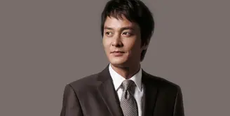 Aktor kawakan Jo Min Ki ditemukan meninggal dunia gantung diri di ruang bawah tanah rumahnya pada 9 Maret 2018. Tentu saja kabar kematian ini membuat publik terkejut. (Foto: Frostsnow.com)